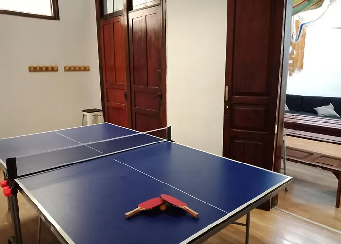 Columbus Hostels